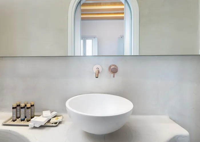 Airth Santorini Suites Firostefani