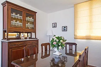 Airth Santorini Suites