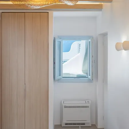 Airth Santorini Firostefani