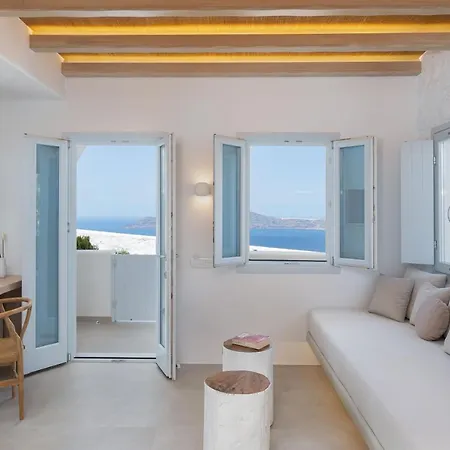 Airth Santorini Suites Firostefani