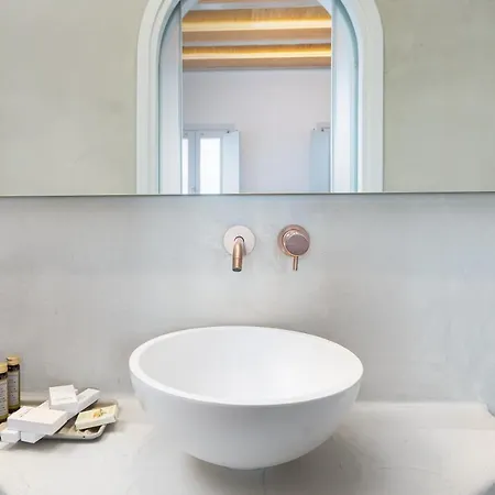 Airth Santorini Suites Firostefani