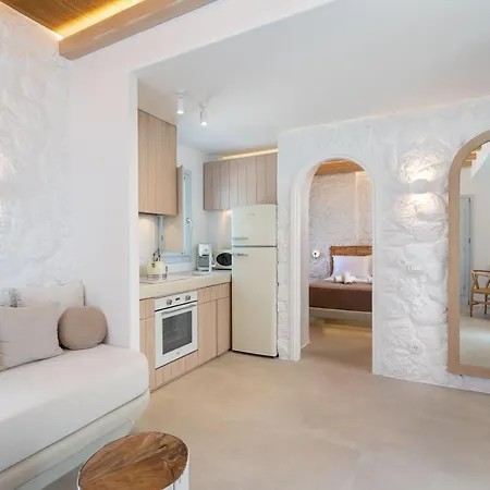 Airth Santorini Suites Firostefani