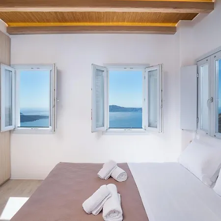 Airth Santorini Suites
