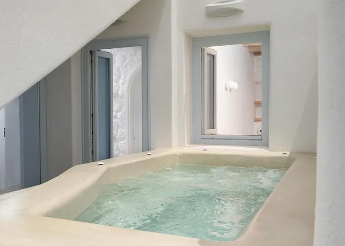 Airth Santorini Firostefani