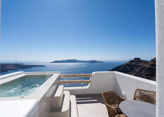 Airth Santorini Firostefani