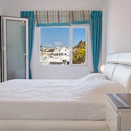 Airth Santorini Firostefani
